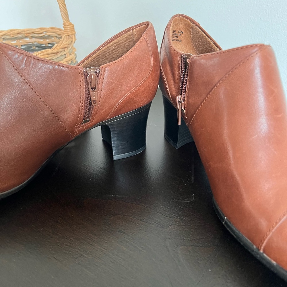 Clark’s Brown Leather Zip Booties 7.5 Medium - Picture 3 of 5
